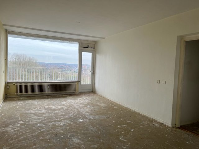 119367380